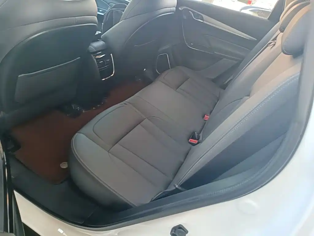 Photo 17 - Dongfeng Aeolus Dongfeng Fengshen AX7