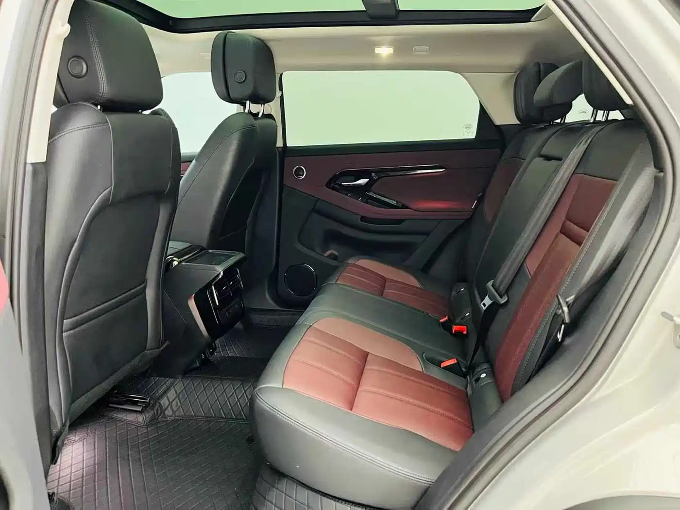 Land Rover Range Rover Evoque 2025 2024 Range Rover Evoque L 249PS Light Master Edition