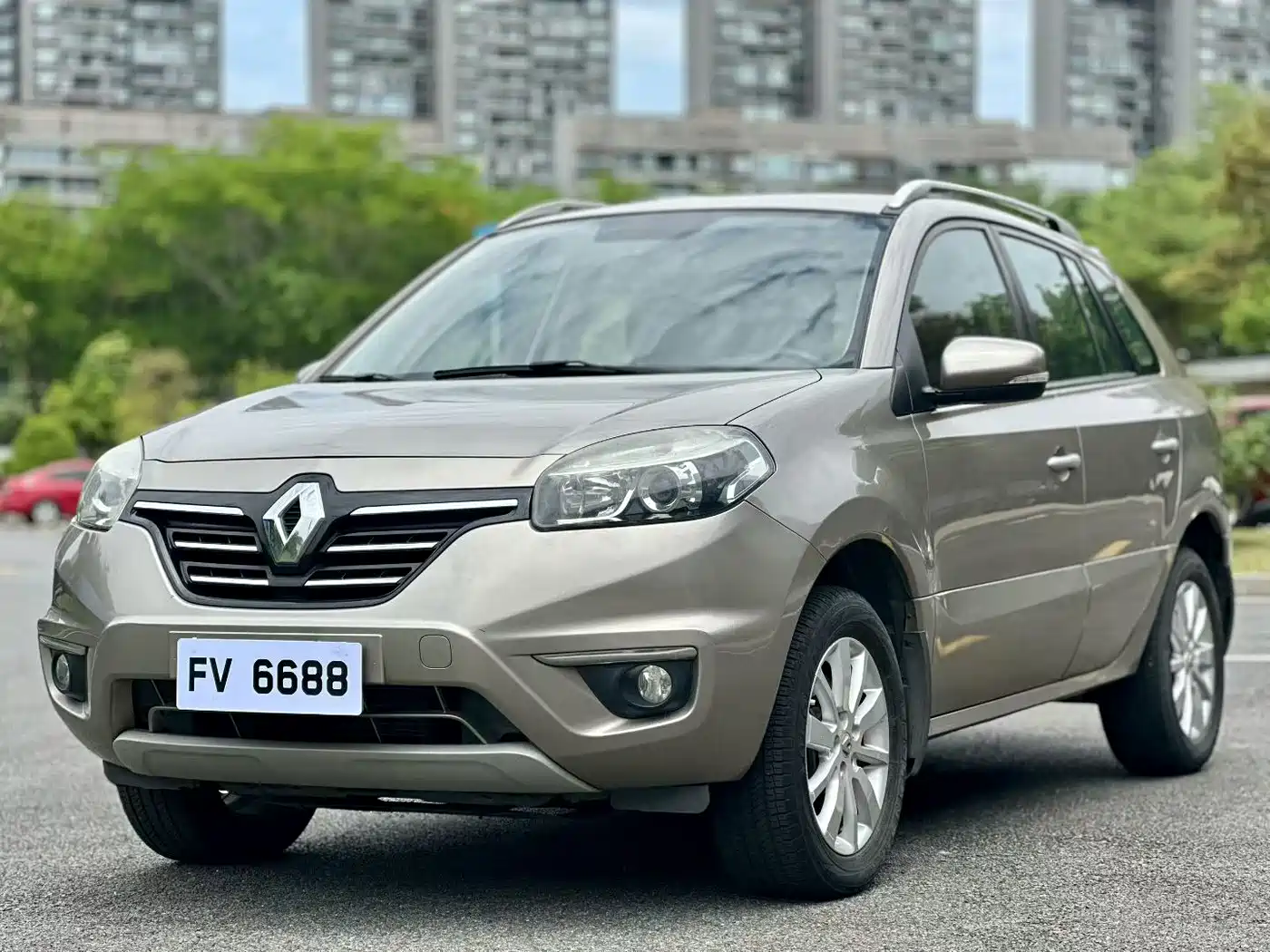 Renault Koleos (Import) 2014 2014 2.0L 2WD Standard Edition