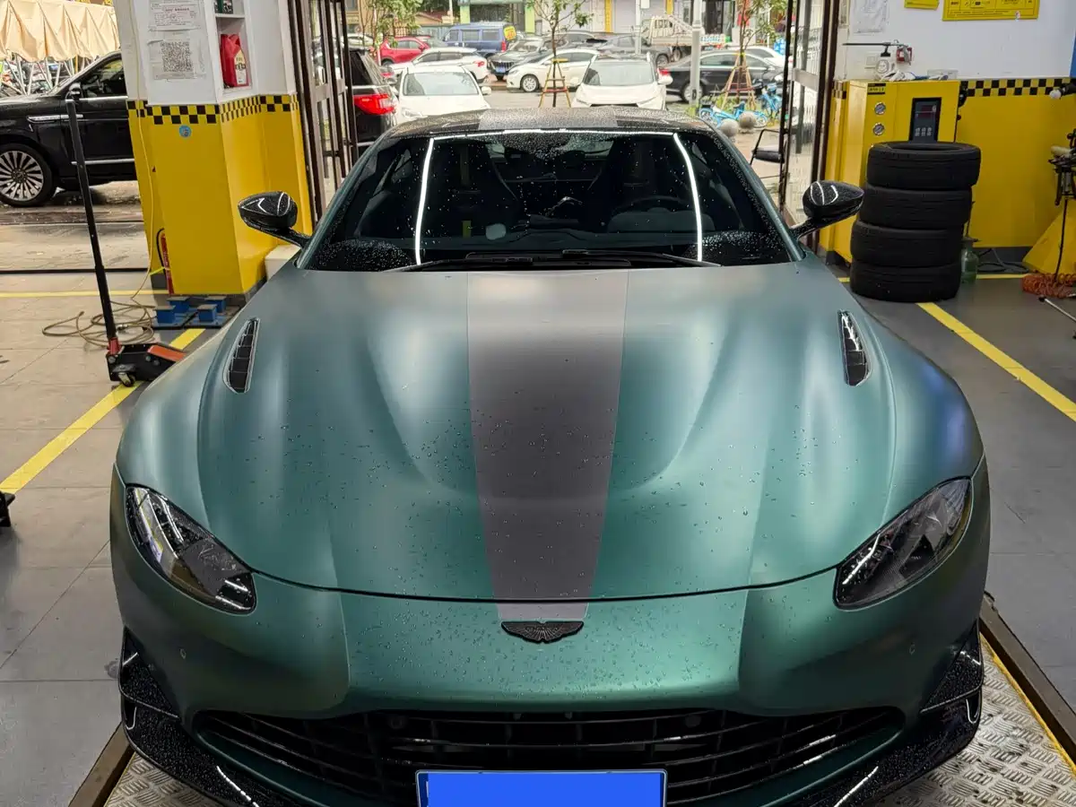 2023 Aston Martin V8 Vantage