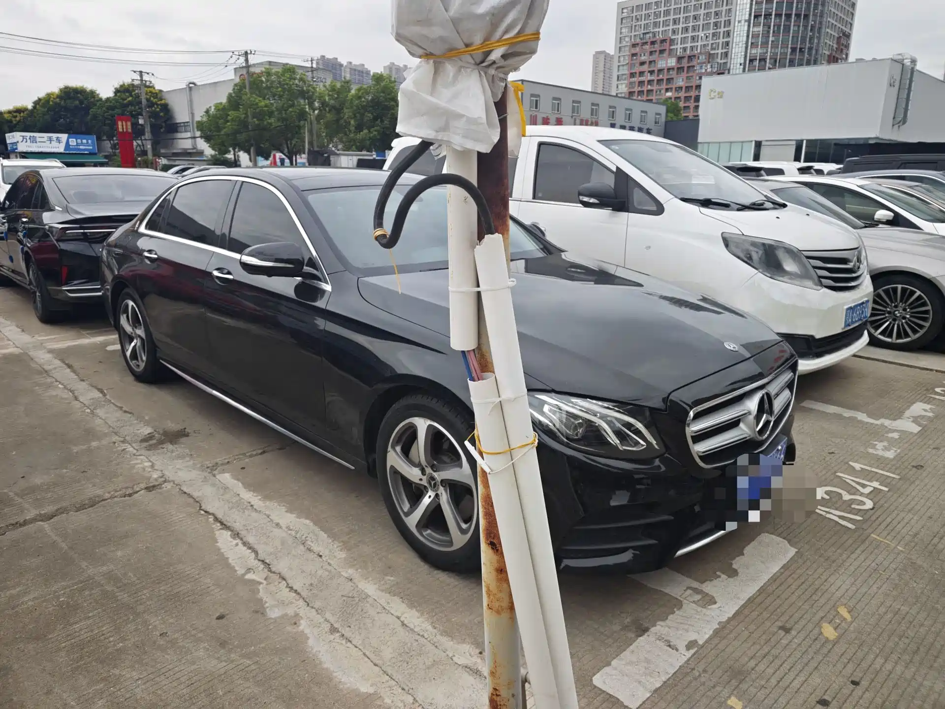 Photo 4 - Mercedes-Benz E-Class
