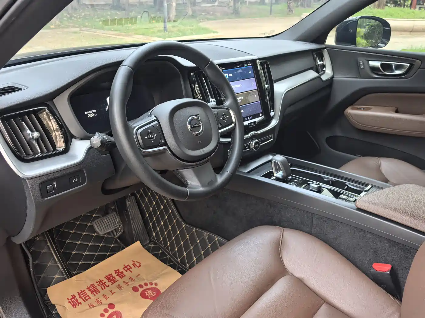 Фото 9 - Volvo XC60