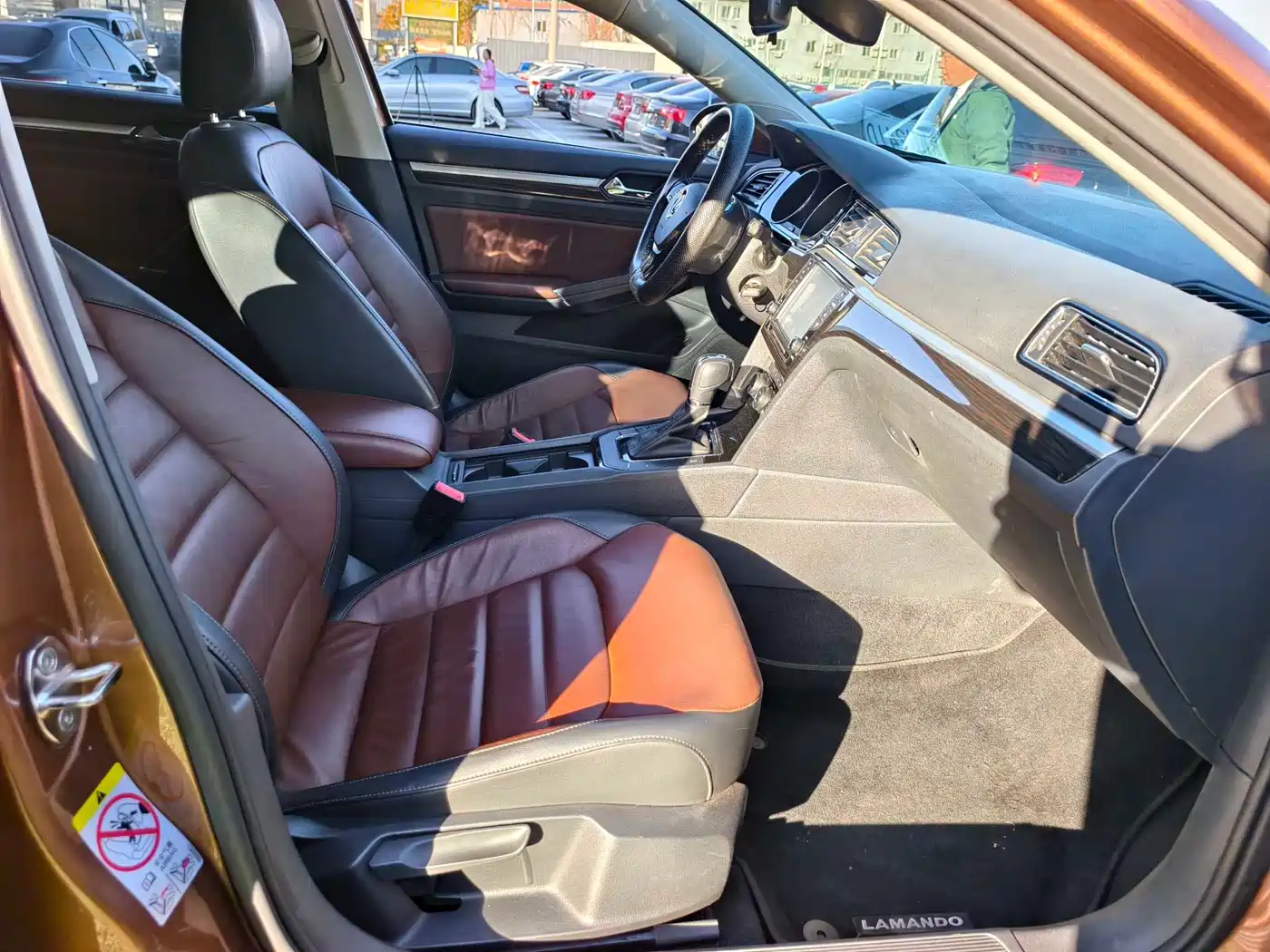 Volkswagen Lamando 2015 330TSI DSG Comfort фото 12