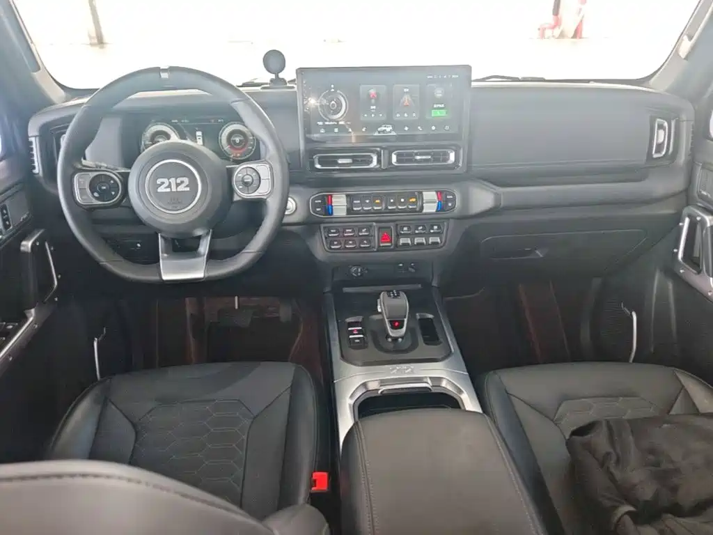 212 T01 2025 2024 2.0T Mechanic