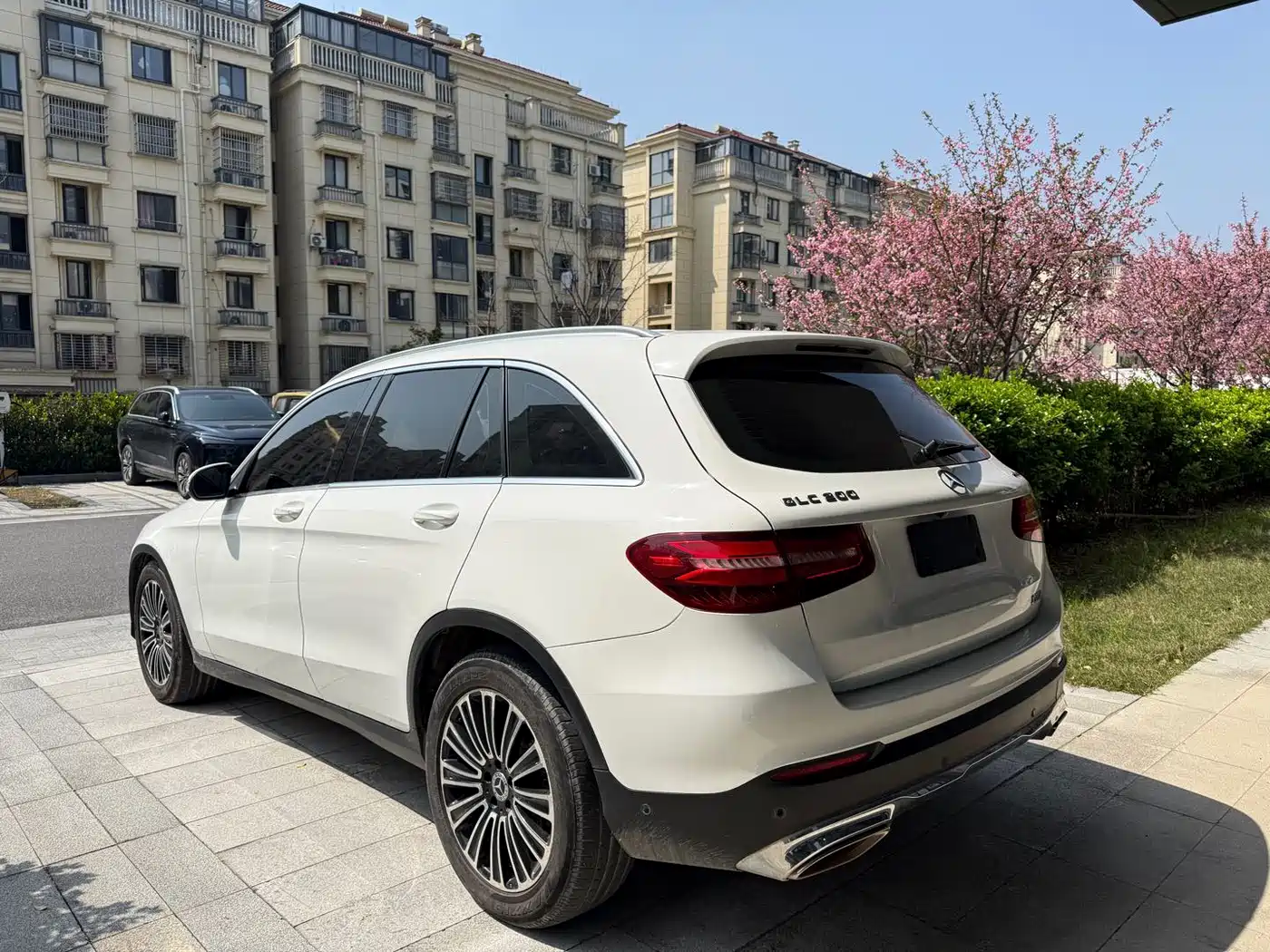 MERCEDES-BENZ GLC