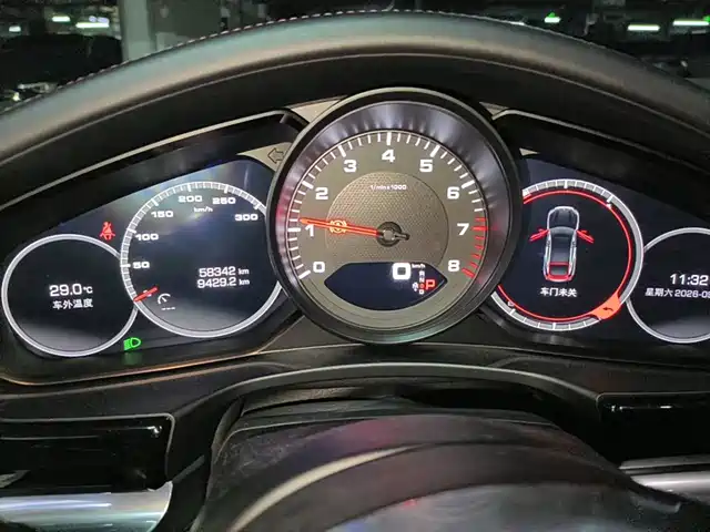 Porsche Panamera 2019 Panamera 4 Executive Long Wheelbase 2.9T — фото 4