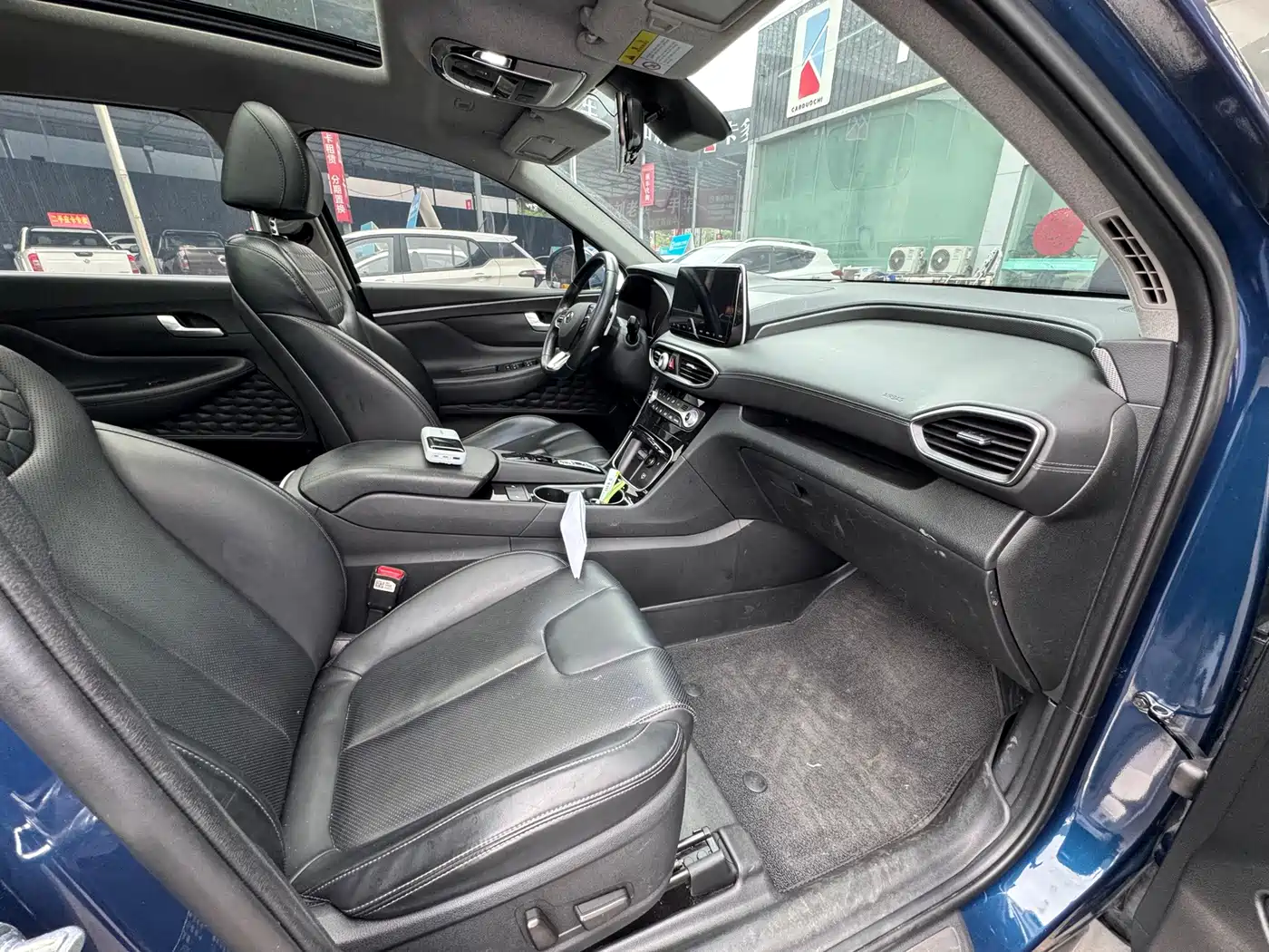 Фото 9 - Hyundai Santa Fe