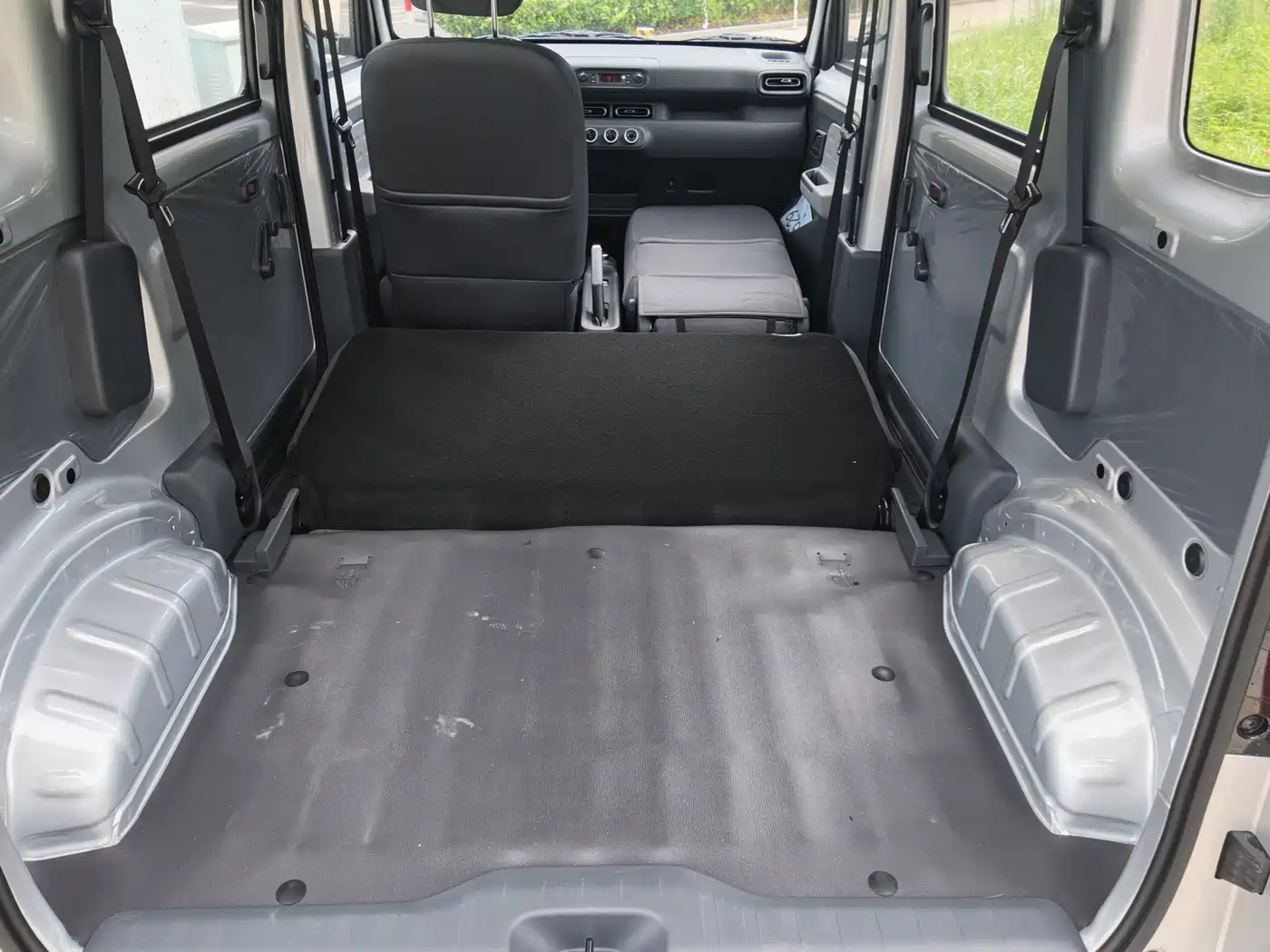 Wuling Motors Wuling Zhiguang NEV 2026 2025 Model 305km Base Version
