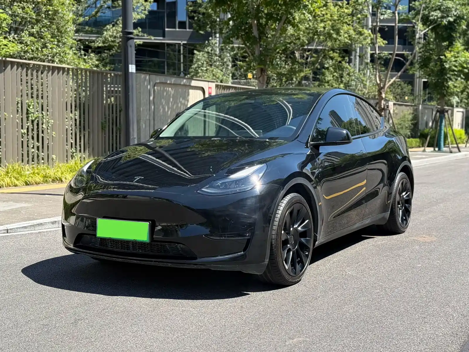 Фото 1 - Tesla Model Y