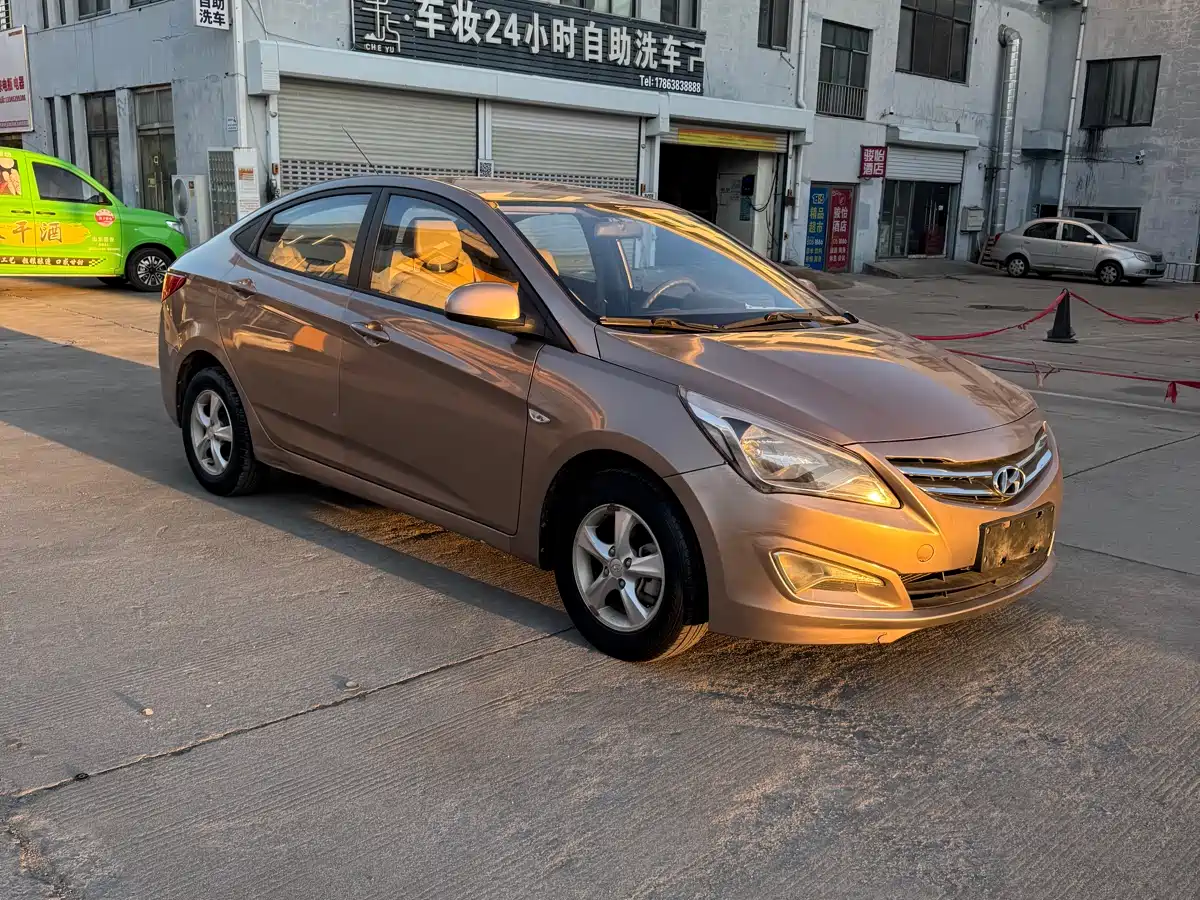 Hyundai Verna 2014 1.4L Manual Smart GLS фото 5