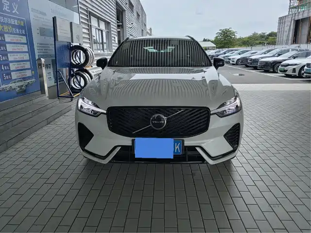 Volvo XC60 2026 Model B5 AWD Premium Luxury — фото 2