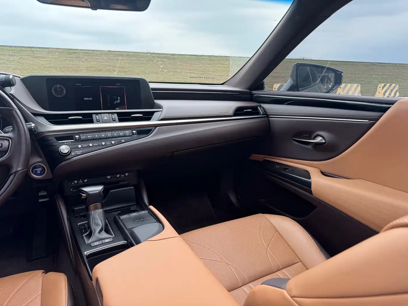 Lexus ES 2021 300h Premium Edition фото 12