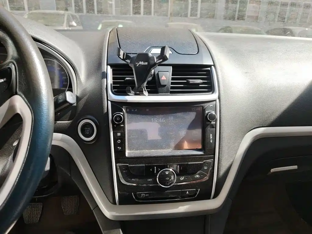 Фото 6 - Geely Emgrand