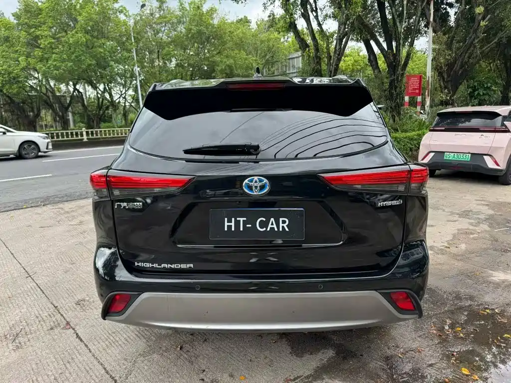 Фото 5 - Toyota Highlander