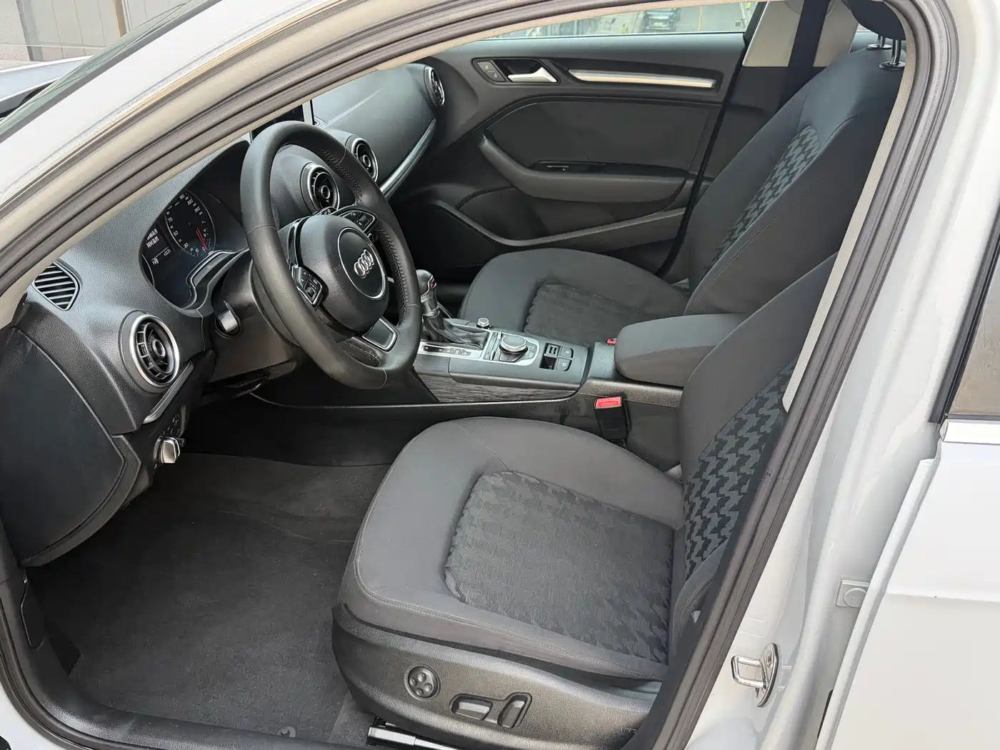 Audi A3 2014 Sportback 35 TFSI Automatic Fashion фото 7