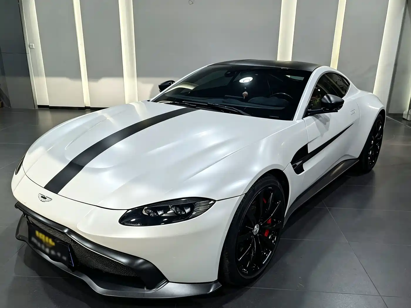 Aston Martin V8 Vantage 2019 2018 4.0T V8 Coupe