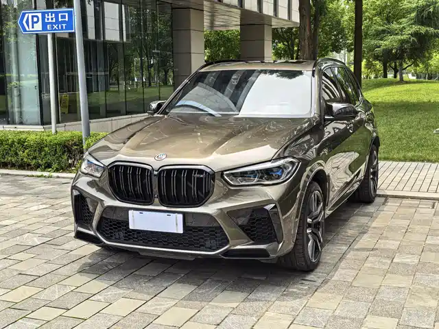 Фотография BMW X5M