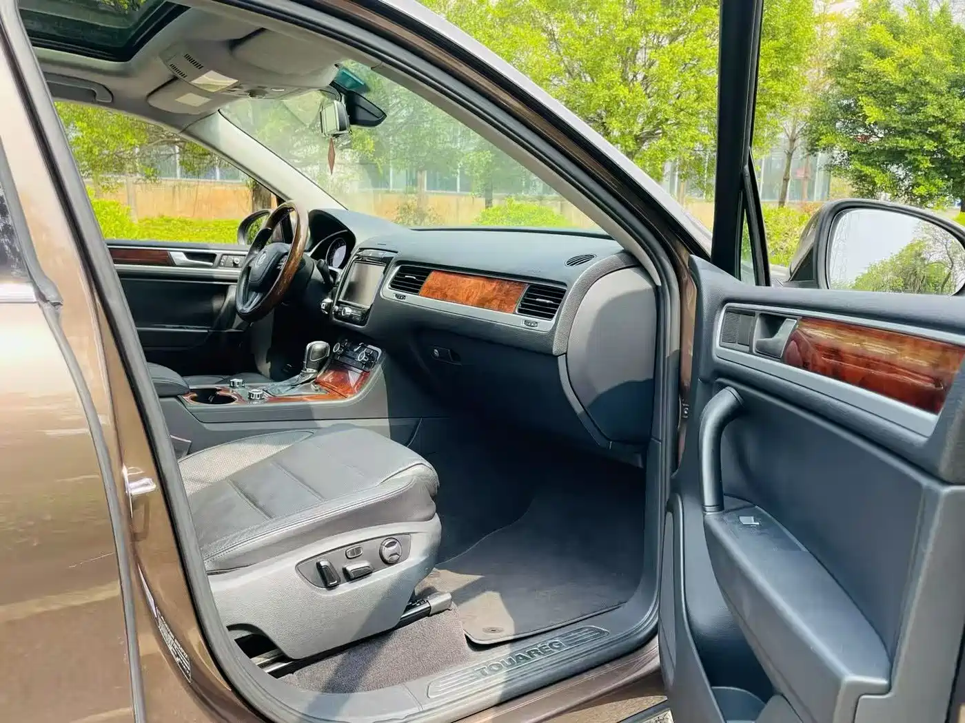 Volkswagen Touareg 2011 3.0TSI Comfort фото 4