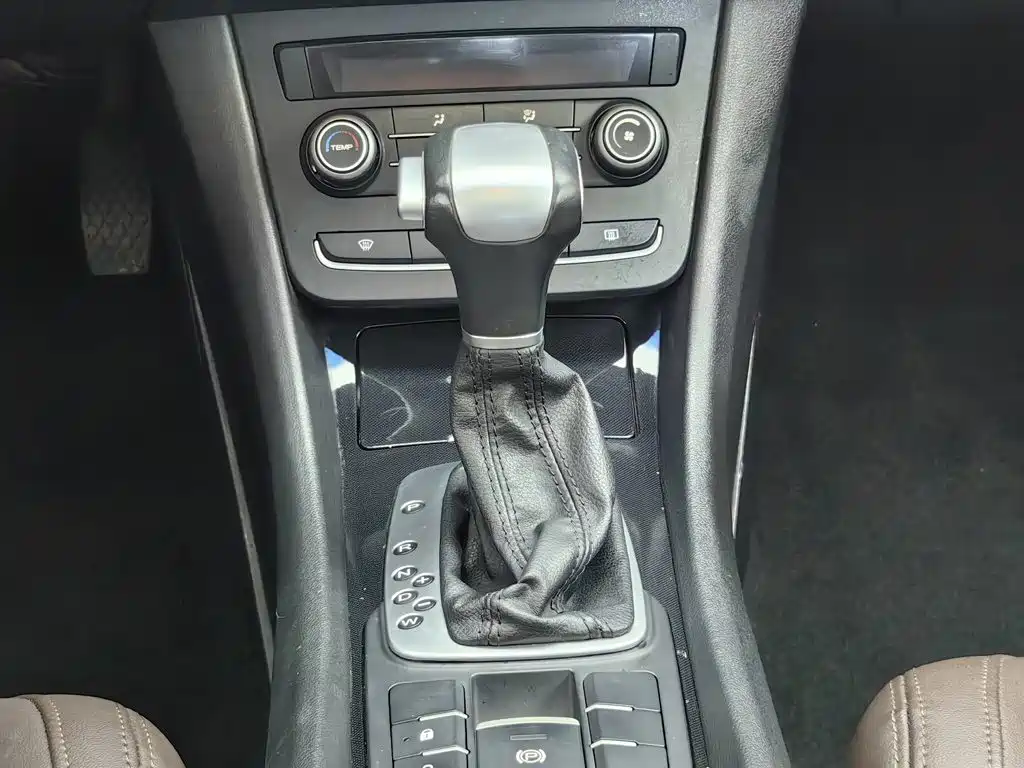 MG MG6 2014 2014 Hatchback 1.8L Automatic Driving Value Edition