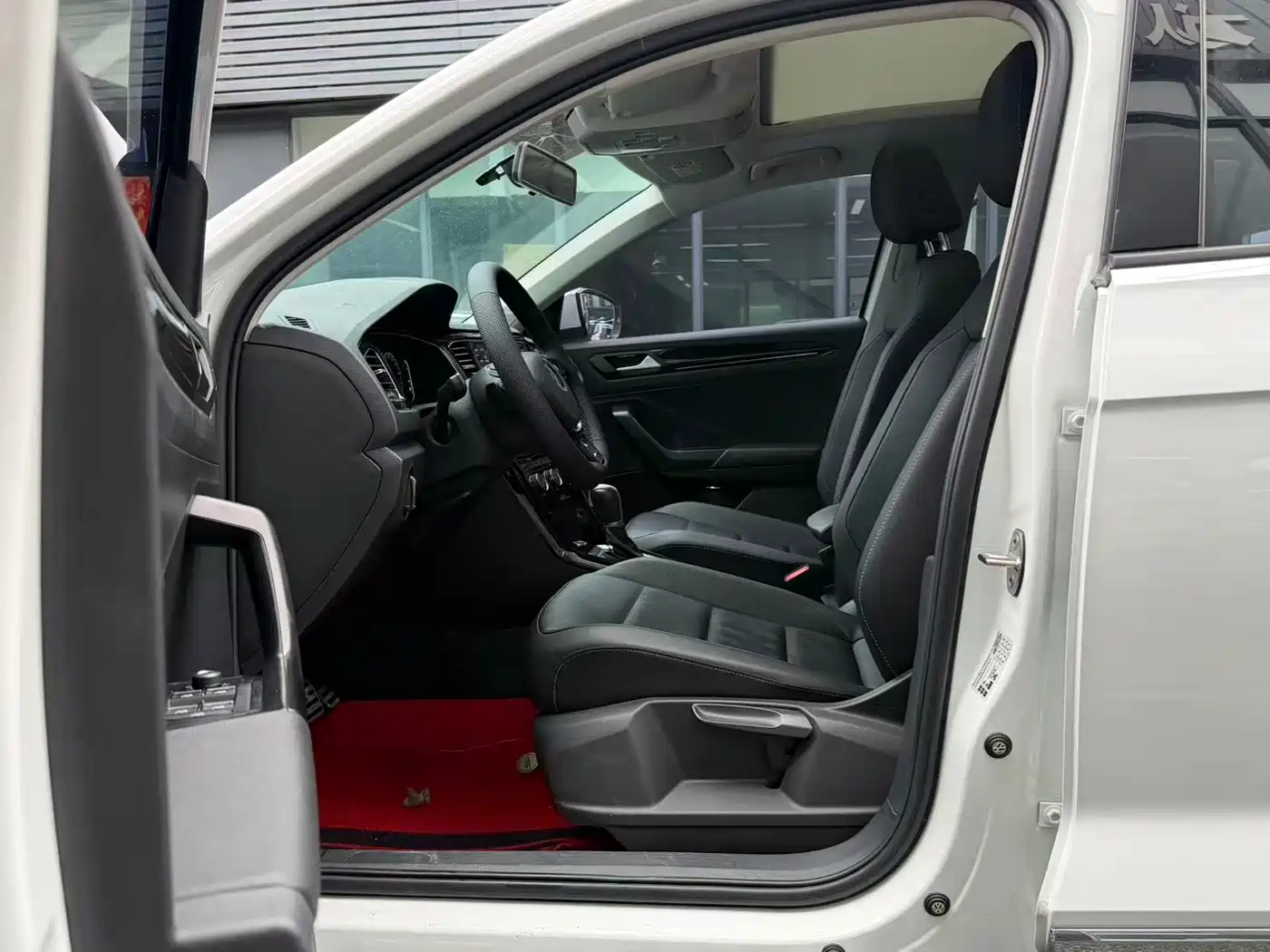 VOLKSWAGEN T ROC EXPLORING SONGS