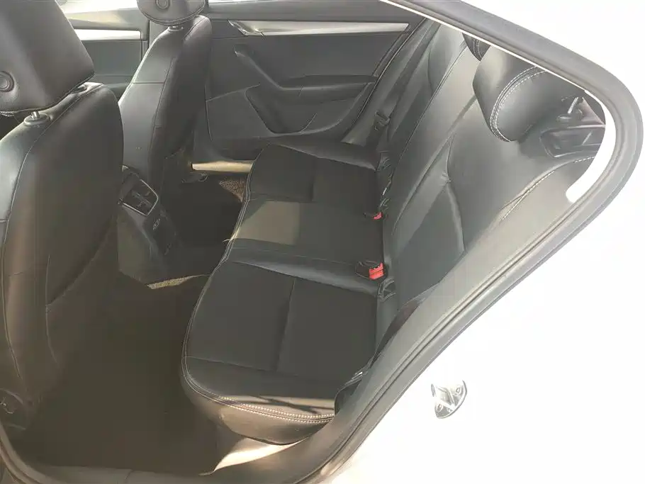 Škoda Octavia 2018 TSI230 DSG Comfort Edition фото 11