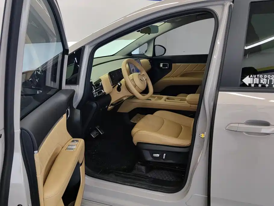 Wuling Motors Xingguang 730 New Energy 2025 2025 Model Plug-in Hybrid Base Version