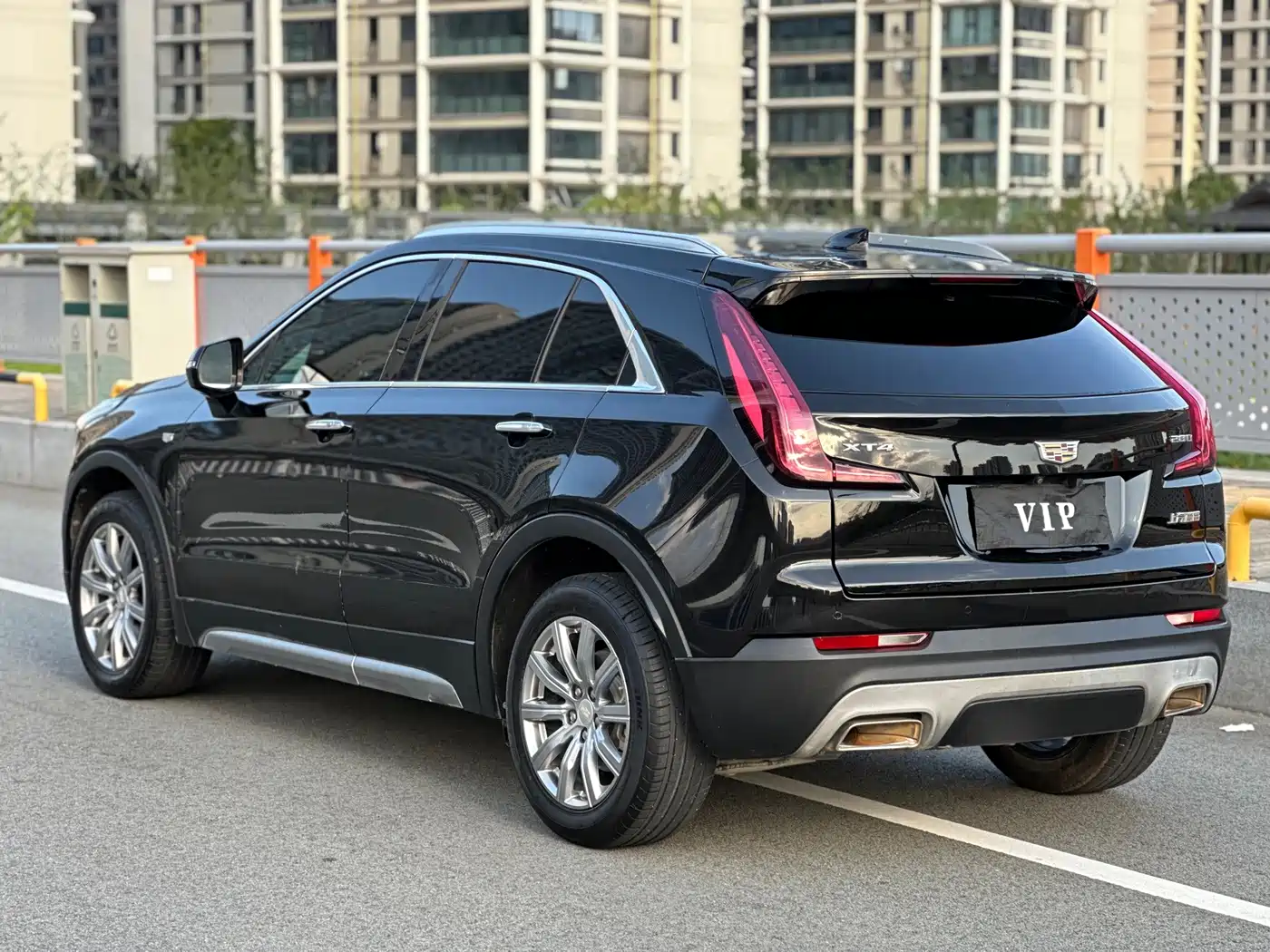 Фото 14 - Cadillac XT4