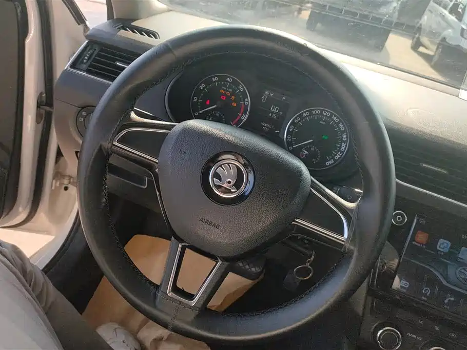 Škoda Octavia 2018 TSI230 DSG Comfort Edition фото 15