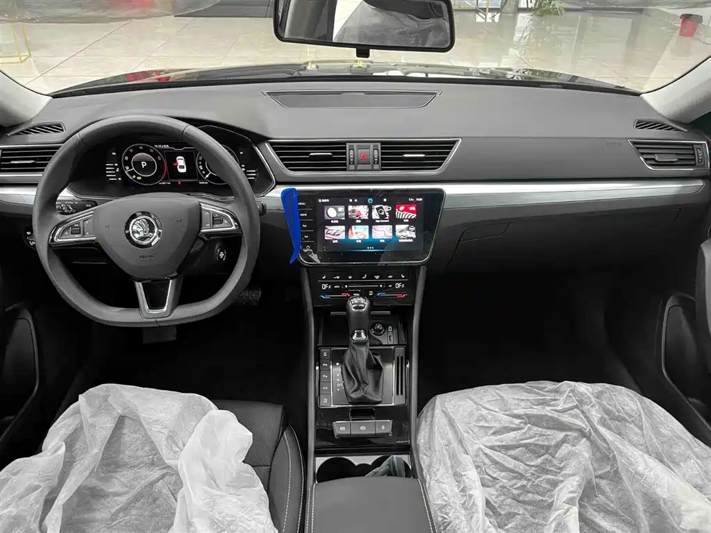 Škoda Superb 2024 TSI280 DSG Premium Edition фото 2
