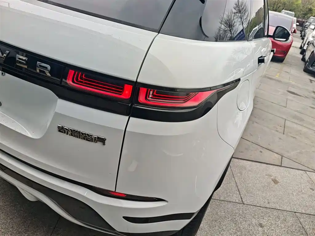 Land Rover Range Rover Evoque 2023 Range Rover Evoque L 200PS Elite Edition фото 24