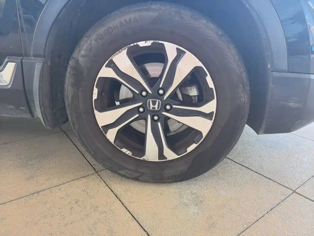 Фото 24 - Honda CR-V