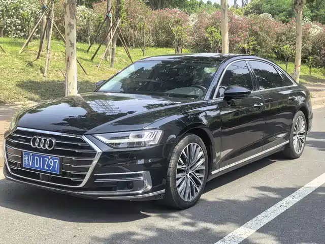 Audi A8 A8L 55 TFSI quattro, Люкс, Коллекционная