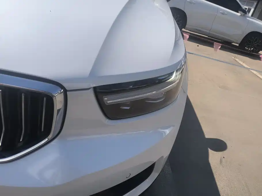 Photo 5 - Volvo XC40