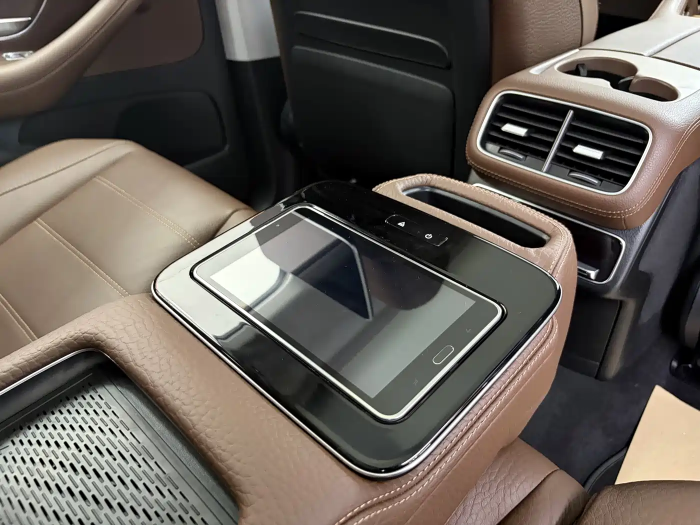 Mercedes-Benz GLS 2024 Model GLS 450 4MATIC Luxury фото 23