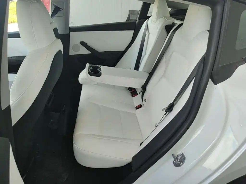 Tesla Model 3 2026 2025 Model Year Facelift Rear-Wheel Drive
