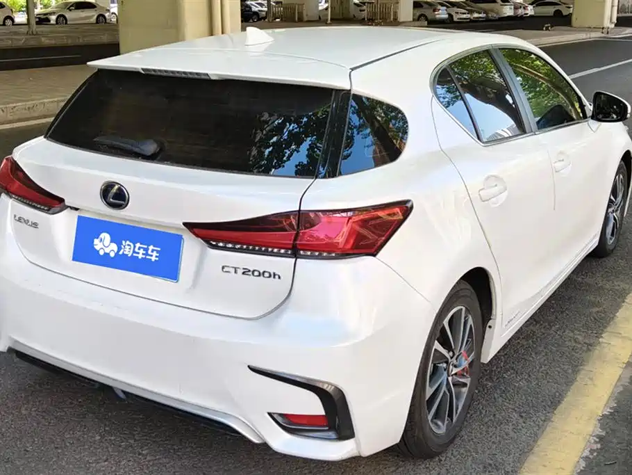 Lexus CT 2017 CT200h Comfort (Single Color, China V) фото 3