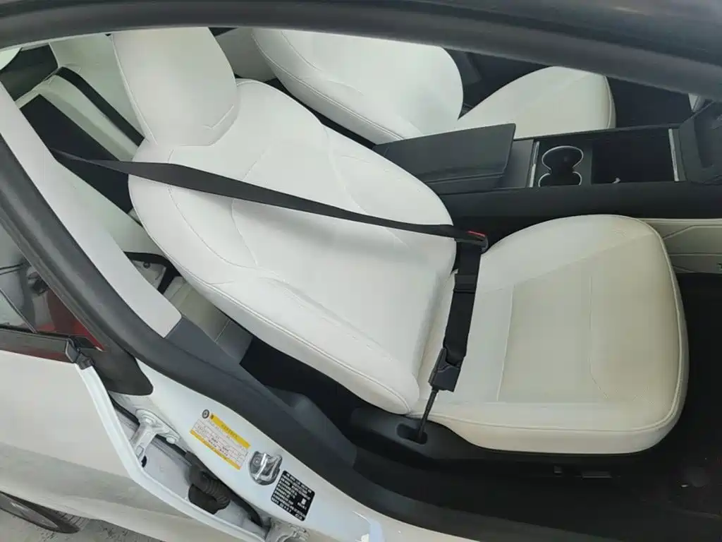 Tesla Model 3 2026 2025 Model Year Facelift Rear-Wheel Drive
