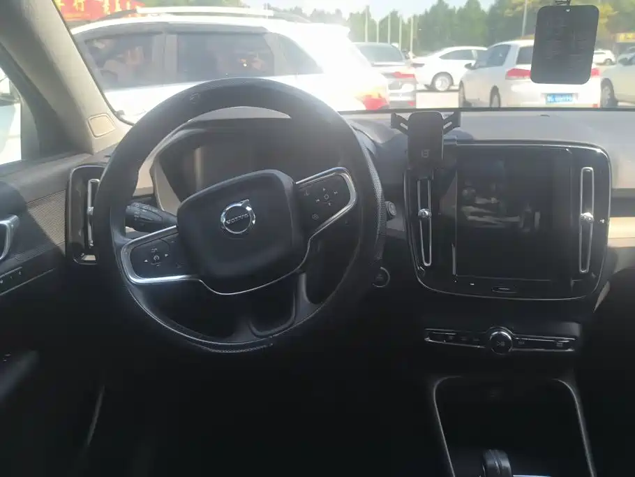 Photo 15 - Volvo XC40