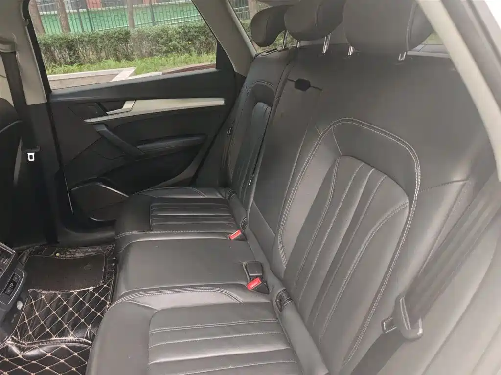 Audi Q5L 2020 Facelift 40 TFSI Honor Fashion фото 15