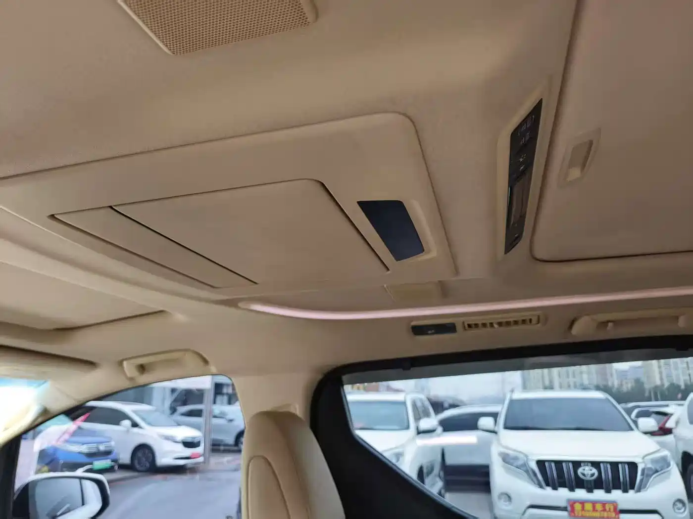 Toyota Alphard 2015 3.5L Luxury Edition фото 26