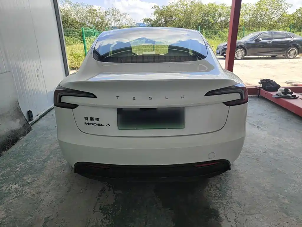 Tesla Model 3 2026 2025 Model Year Facelift Rear-Wheel Drive