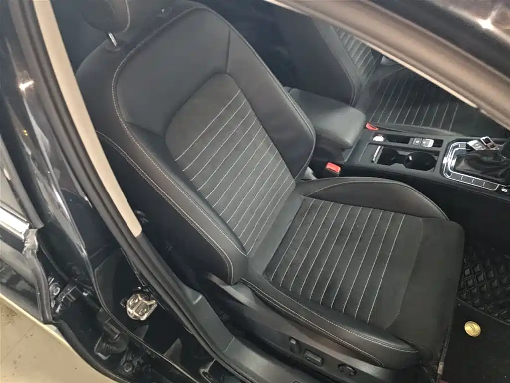 Volkswagen Magotan 2020 330TSI DSG Luxury фото 20
