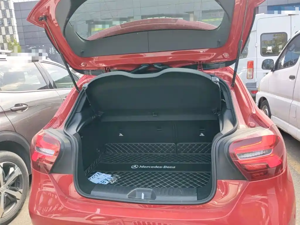 Mercedes-Benz A-Class (Import) 2018 A 200 Sport фото 15