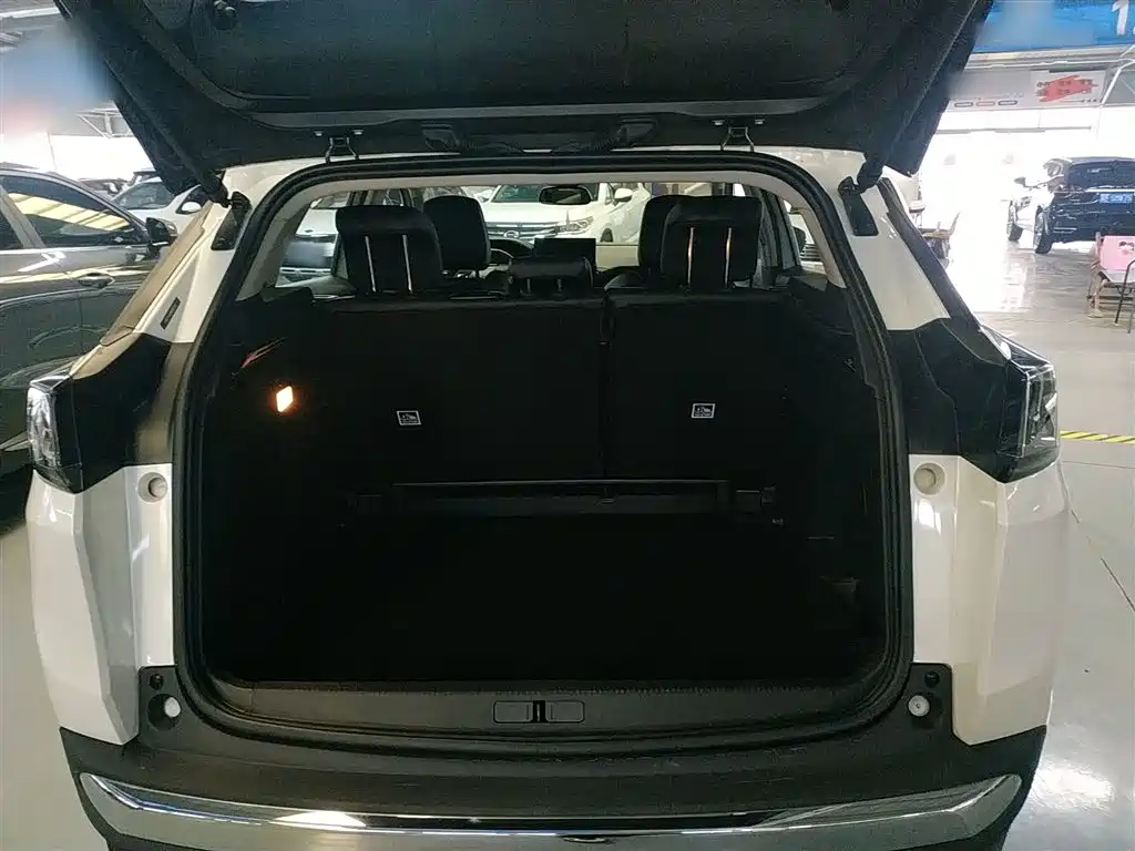 PEUGEOT 4008