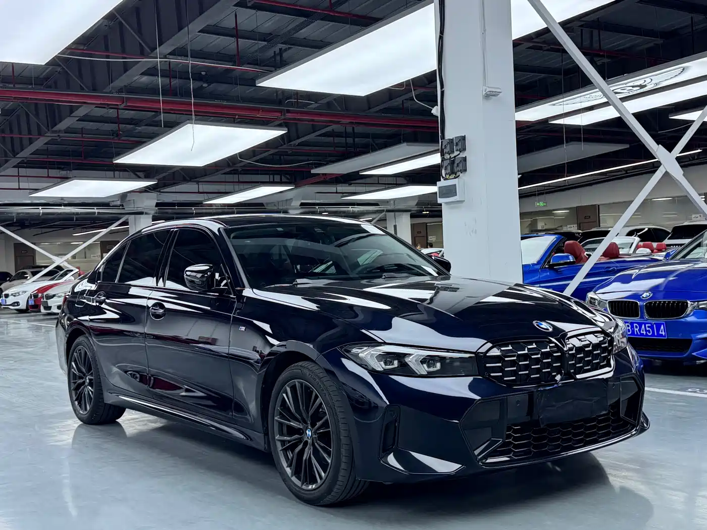 BMW 3 Series 2024 325Li M Sport Shadowline Package фото 3