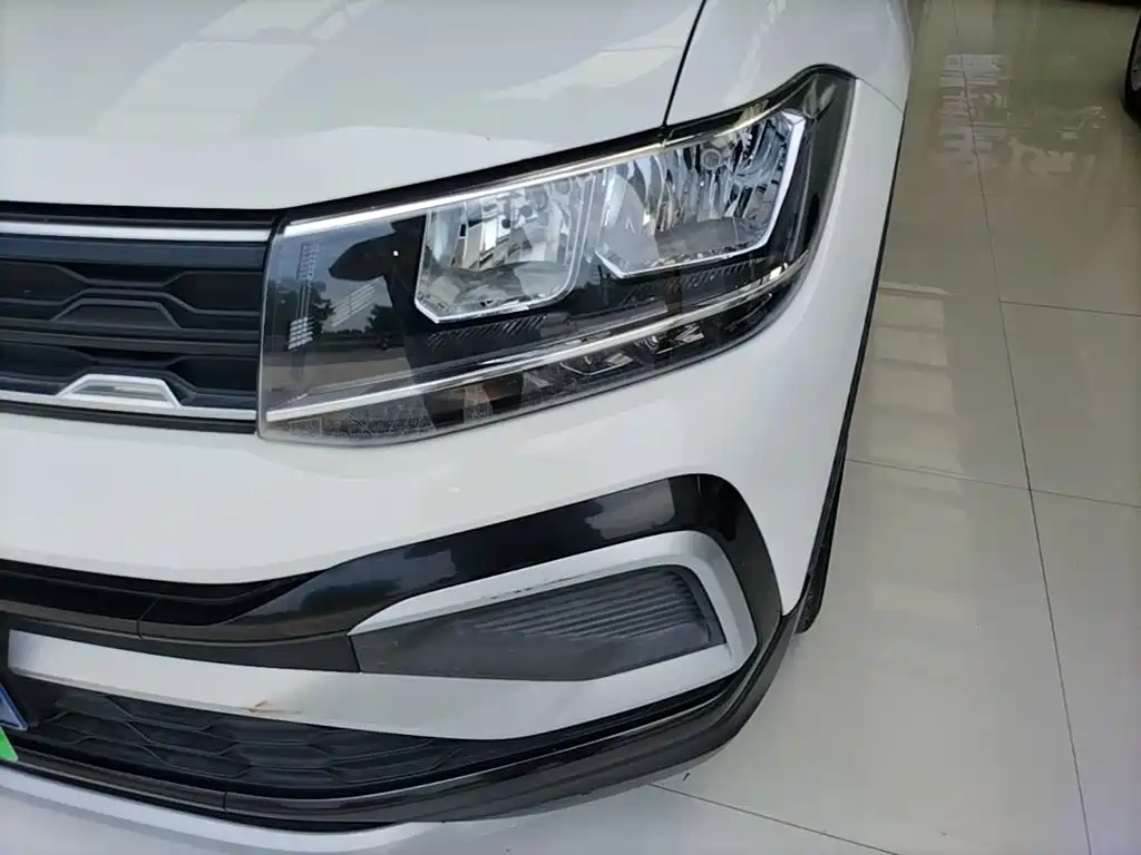 Фото 24 - Volkswagen T-Cross