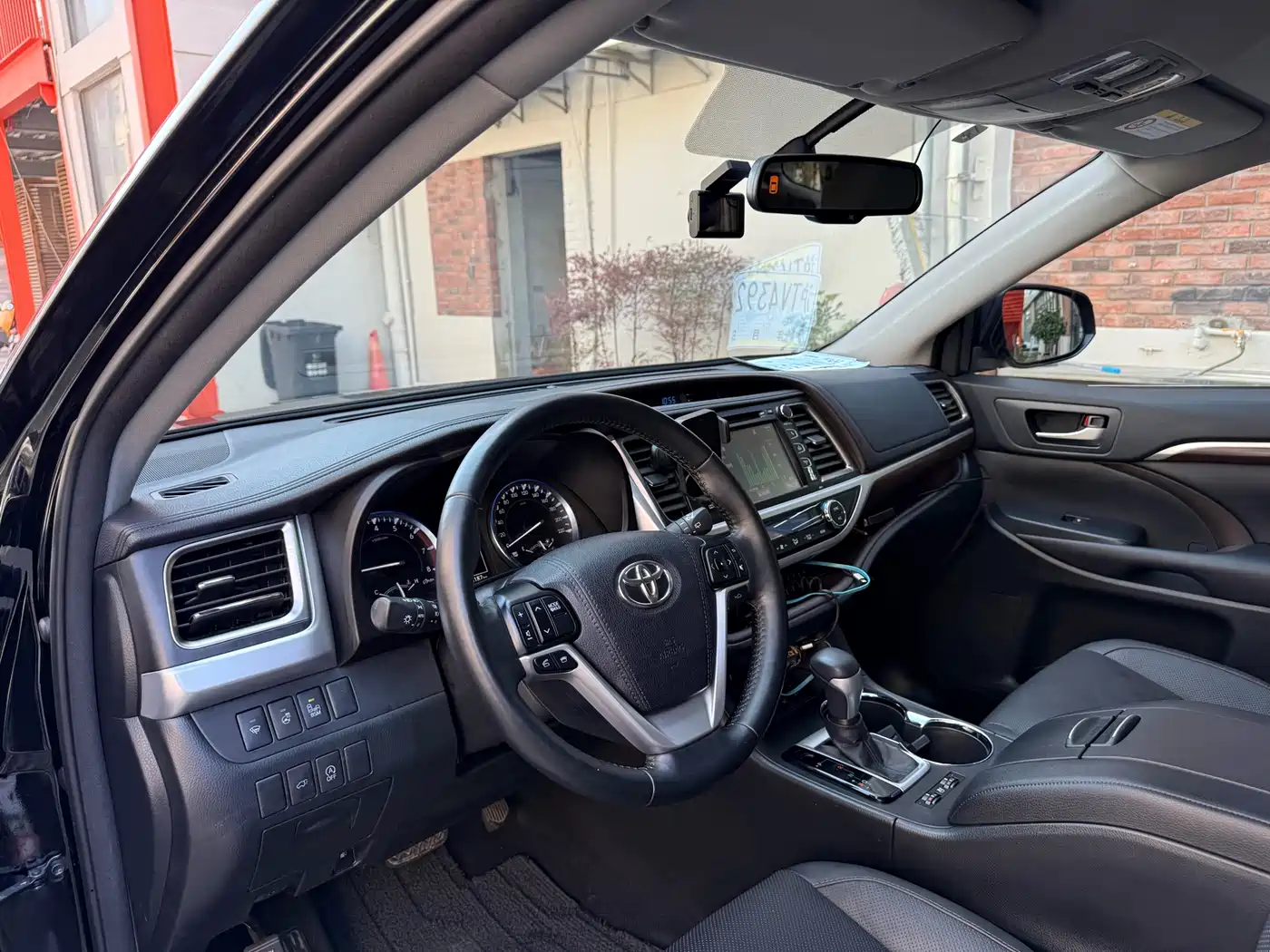 Toyota Highlander 2015 2.0T AWD Ultimate Edition 7-seater фото 6
