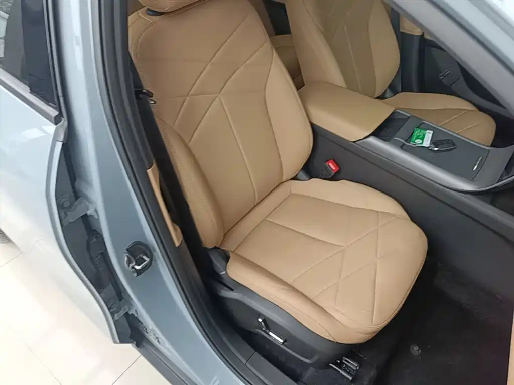 Geely Galaxy Galaxy L6 2023 125km MAX фото 4