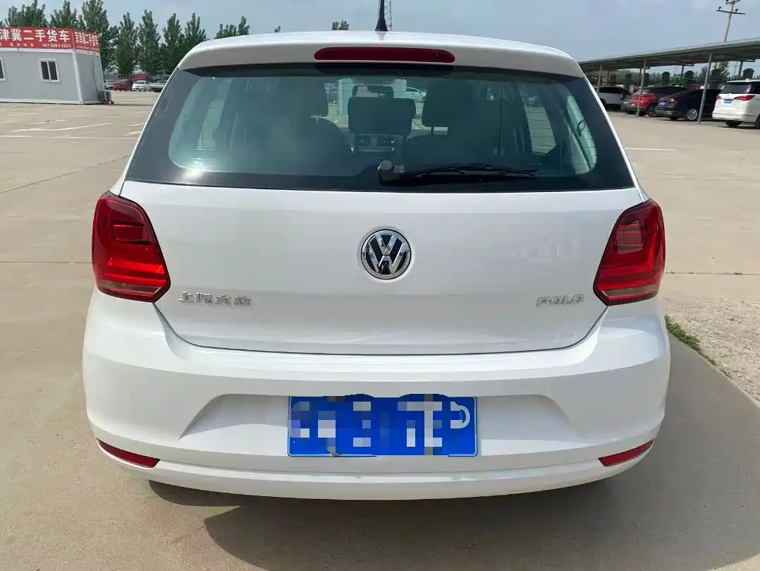 Volkswagen Polo 2016 1.4L Automatic Trend фото 4