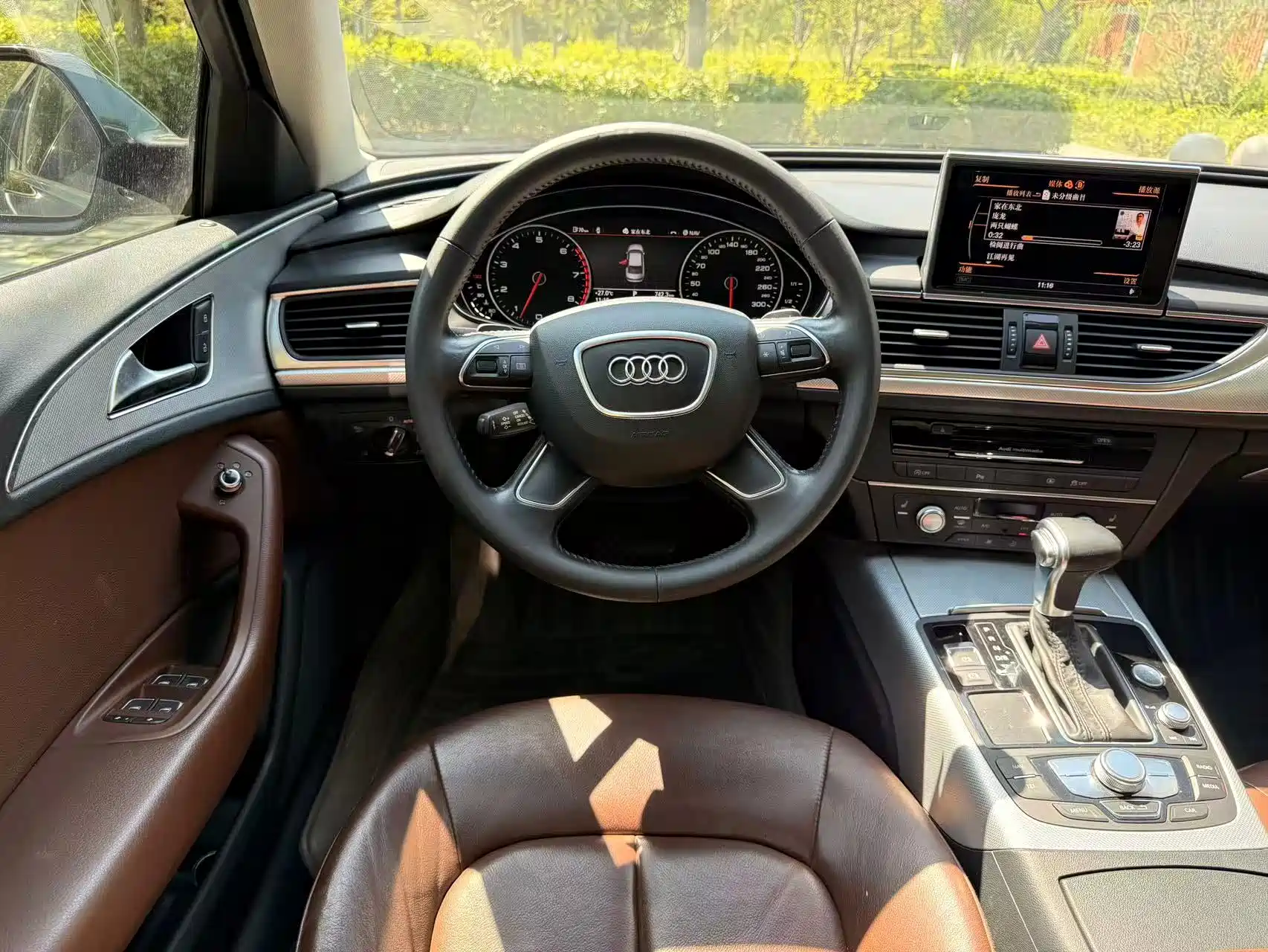 Фото 15 - Audi A6L